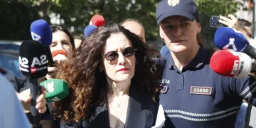 “Kërkoi ekspertim të telefonit jashtë Shqipërisë”, zbardhen detajet nga seanca me dyer të mbyllura e Vlora Hysenit në SPAK