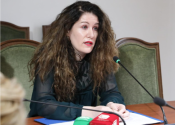 Vlora Hyseni ndodhet jashtë vendit, a do arrestohet nëse nuk kthehet në Shqipëri drejtoresha e SHISH-it?