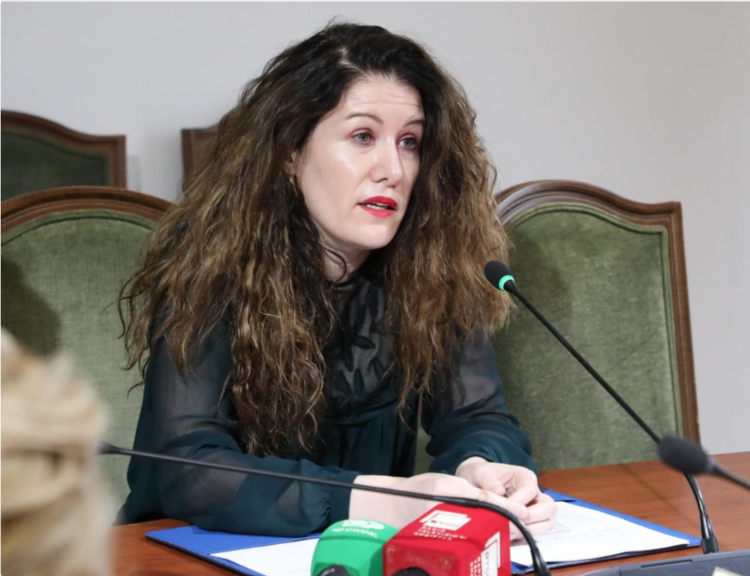 Vlora Hyseni ndodhet jashtë vendit, a do arrestohet nëse nuk kthehet në Shqipëri drejtoresha e SHISH-it?