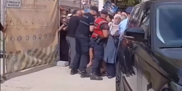 Protestë kundër ndërtimit të Muzeut Hebraik në Vlorë, përplasje me policinë