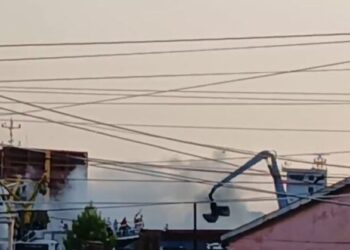 Zjarr në Portin e Shëngjinit, një anije përfshihet nga flakët