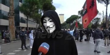 “Më kanë rënë civilët me levë hekuri”/ Protestuesi-Ramës: Të vijë të gjejë një Antifa…