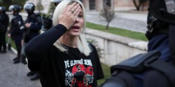 Ligji “Rama” për kufizimin e tubimeve, gjoba 500 mijë lekë për pjesëmarrje, 100 mijë për fshehjen e fytyrës, 200 mijë për mosbindje ndaj urdhrave të shpërndarjes