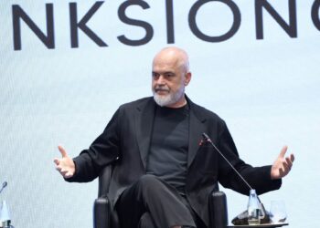 “Kriminelë, të paditur”, Rama pa frena, sulmon protestuesit: “Lëndimi i i 28-vjeçarit…”