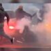 Sherr dhe flakadanë para derbit të kryeqytetit, përplasen tifozët e Partizanit dhe Tiranës