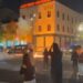 Vijon përleshja me policinë, protestuesit u hedhin molotovë automjeteve, tre të lënduar