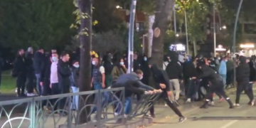 Revolta e studentëve në Tiranë, bllokohet kryqëzimin te ‘9-katëshet’