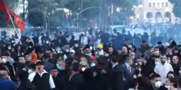 “Gjykata liron protestuesit”, Shoqata e Gjyqtarëve i reagon Ramës: Vendimet i merr drejtësia, jo politika