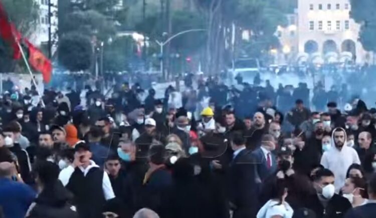“Gjykata liron protestuesit”, Shoqata e Gjyqtarëve i reagon Ramës: Vendimet i merr drejtësia, jo politika