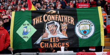 Mashtruesit marshojnë: Man City shënon 3 gola pasi Liverpool mbetet me 10 lojtarë
