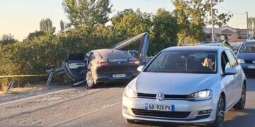 Humb jetën 23-vjeçari në Fushë Krujë, aksidentohet edhe ambulanca që shkoi për të plagosurin