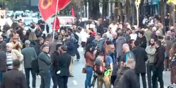 Protesta studentore, dita e 14-të: Qytetarë dhe të rinj mblidhen masivisht para Ministrisë së Arsimit