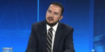 “Shkatërroi garën në parti”, Salianji: Berisha nuk flet për Kullën te Pallati Kongreseve, është bashkë me Ramën
