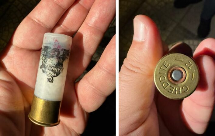 Plumba gome drejt protestuesve! Zbulohen gëzhojat e përdorura nga policia