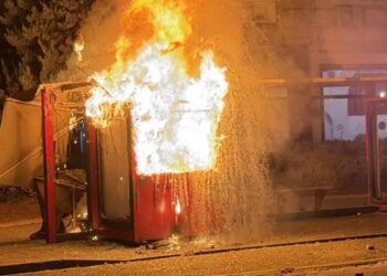 “Dialogu në letër, protesta në flakë” – DW: Studentët nuk tërhiqen! Rama kërkon dialog, por bën akuza