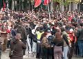 “Polici e krimit!”-Pas grumbullimit te Ministria e Arsimit, protestuesit marshojnë drejt Kryeministrisë