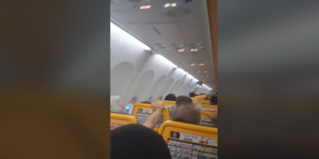 Momente paniku në fluturimin Tiranë–Napoli, avioni qëndron 20 minuta mes stuhisë dhe rrufeve