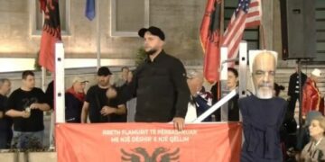 “Kryeministri mendon se është i përjetshëm”/ Aktivisti: Deputetët, robër të Edi Ramës