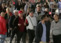 Protestuesit bllokojnë daljen kryesore të Kryeministrisë, aktivisti: Godina është e jona, jo e Ramës