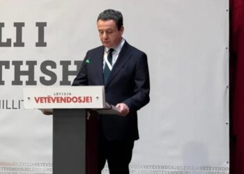 Kurti distancohet nga protestat në Tiranë: Jam i habitur që tentojnë të lidhin Vetëvendosjen me ato