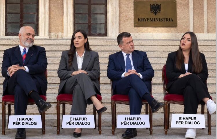 Ftesa e Ramës për dialog kthehet në MEME, karriget para Kryeministrisë bëhen simboli i ironisë në rrjet sociale (FOTO)