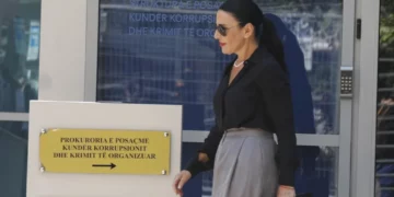 Nën hetim për abuzime me tenderat, Belinda Balluku paraqitet në Prokurorinë e Posaçme
