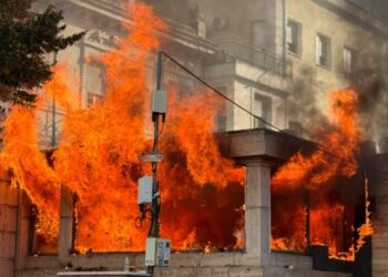 Media amerikane jehonë revoltës së studentëve: Shpërthimi më i dhunshëm kundër korrupsionit