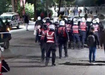 Sheshi “Skënderbej” në ‘shtetrrethim’, policia bllokon hyrje-daljet