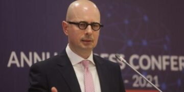 “Shteti i së drejtës në nivelin më të ulët në 10 vjet”/ Ish-kreu i Dhomës Amerikane të Tregtisë, Enio Jaço: Revolta e qytetarëve nuk erdhi nga hiçi!