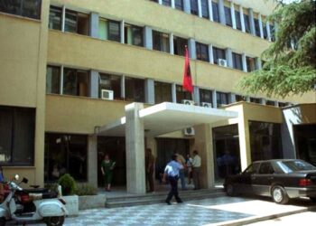 Protestat studentore/ Gjykata liron tre protestues, njëri ishte arrestuar në mënyrë të paligjshme