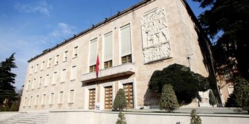 Lëvizje në qeveri në situatë kaosi, Rama bën dy emërime të reja (Emrat)
