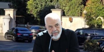 Studentët i kërkojnë dorëheqjen, Rama mbledh ministrat dhe drejtuesit politikë të PS-së te “Vila e Kuqe”