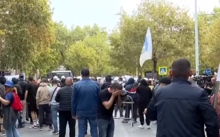 Protesta para Kuvendit/ 8 persona shoqërohen në komisariatin Nr. 1