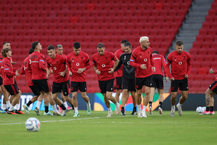 UEFA Nations League / Shqipëri-San Marino, kombëtarja zhvillon seancën e fundit. Ka një tjetër ndryshim në listë