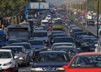 48% e shqiptarëve të shqetësuar me trafikun, shumë më lart mesatares rajonale