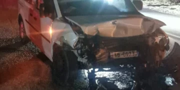 Ndërron jetë një pasagjerja pas përplasjes së makinave në rrugën Peqin–Elbasan,
