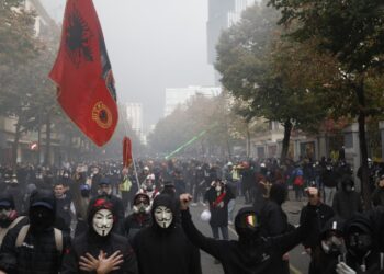 Protesta që sfidon qeverinë Rama në sytë e Europës, Corriere della Sera raporton revoltën e të rinjve