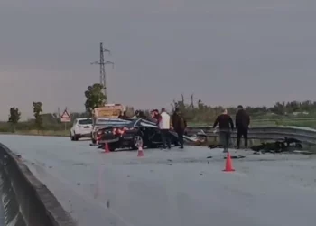 Aksident në Lushnjë! Përplasen dy automjete, rëndohet trafiku në autostradë