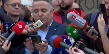 “Bojkot deri në dorëheqjen e Ramës”/ Kreu i Sindikatës së Pedagogëve, Kovaçi: Nuk mund të vazhdojmë mësimin kur studentët dhunohen në rrugë