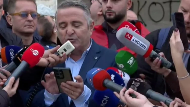 “Bojkot deri në dorëheqjen e Ramës”/ Kreu i Sindikatës së Pedagogëve, Kovaçi: Nuk mund të vazhdojmë mësimin kur studentët dhunohen në rrugë