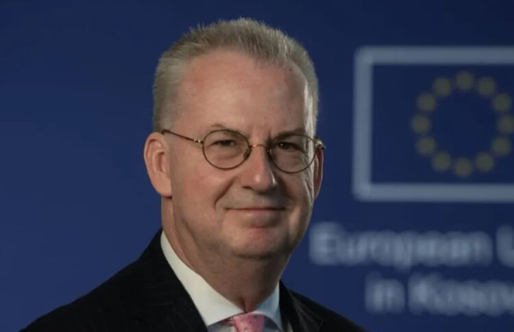 Ambasadori i BE-së uron presidenten e re të Kosovës: Mbështetja jonë mbetet e palëkundur