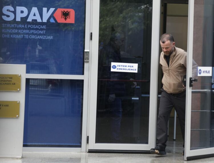 Financoi ndërtimin e vilës së Belinda Ballukut, SPAK merr të pandehur biznesmenin Arbër Abazi