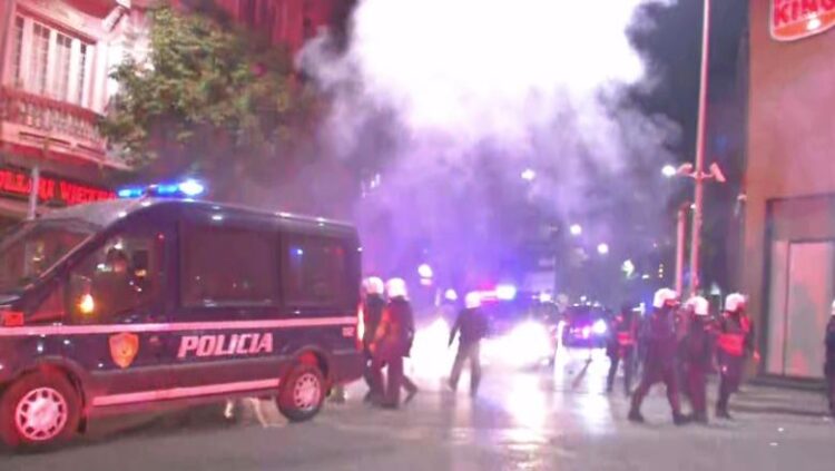 Dalin para Gjykatës për masën e sigurisë 78 të arrestuar gjatë protestës