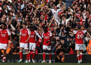 Arsenal fiton me përmbysje ndaj Leeds, Chelsea e mbyll lojën për 3 minuta, “ngec” United