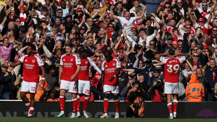 Arsenal fiton me përmbysje ndaj Leeds, Chelsea e mbyll lojën për 3 minuta, “ngec” United