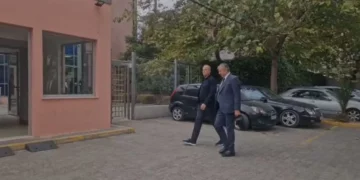 Bashkëshorti i Olta Xhaçkës/ Artan Gaçi paraqitet në SPAK, ish-deputeti socialist shoqërohet nga avokati