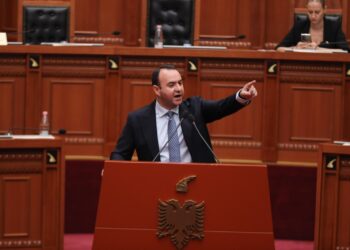 “Deputetët e PS do votojnë si ‘çeço’ pro reformës”- Klevis Balliu: Rama i kërcënon me dosje dhe na bëjnë moral për ndryshime
