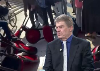 Kërkesa e Ramës për dialog, ish-Presidenti Topi: Del në trotuar vë karrige, nuk është serioze! Kjo shoqëri s’e duron dot më këtë sjellje