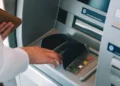 Shqiptarët zhyten në varfëri! Mbi 1 milionë llogari bankare kanë pothuajse 0 lekë brenda
