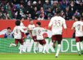 Neuer bën gafën e vitit, Bayern nuk shkon përtej barazimit në Augsburg